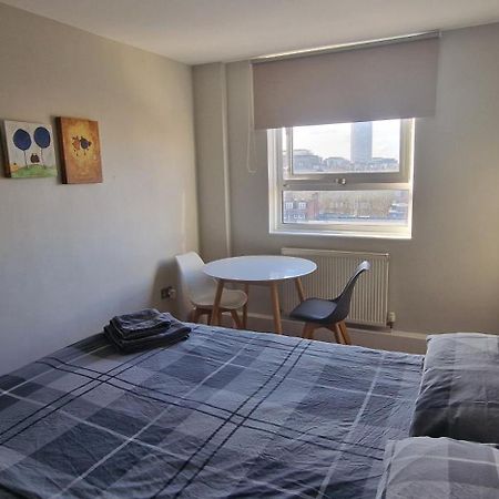 Beautiful 3-Bedroom Flat With Stunning Views 런던 외부 사진