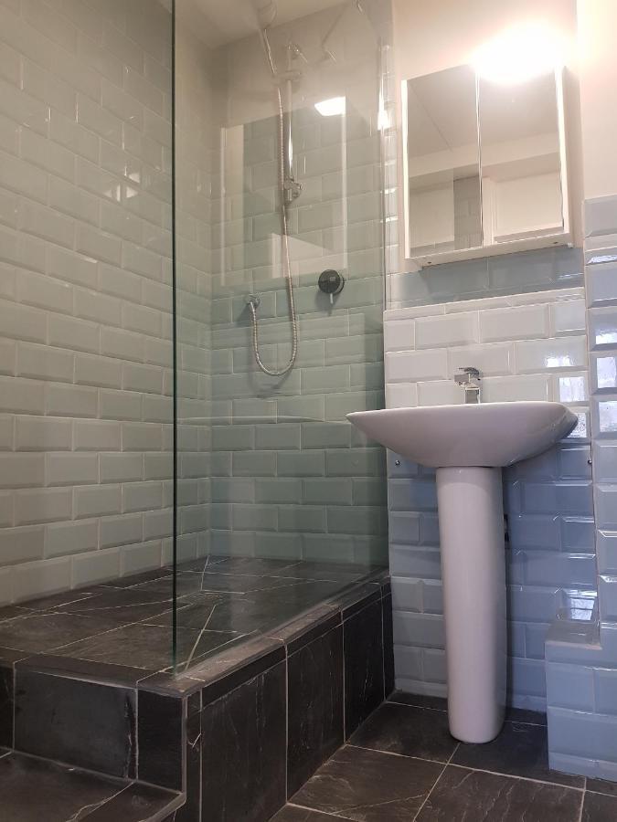 Beautiful 3-Bedroom Flat With Stunning Views 런던 외부 사진