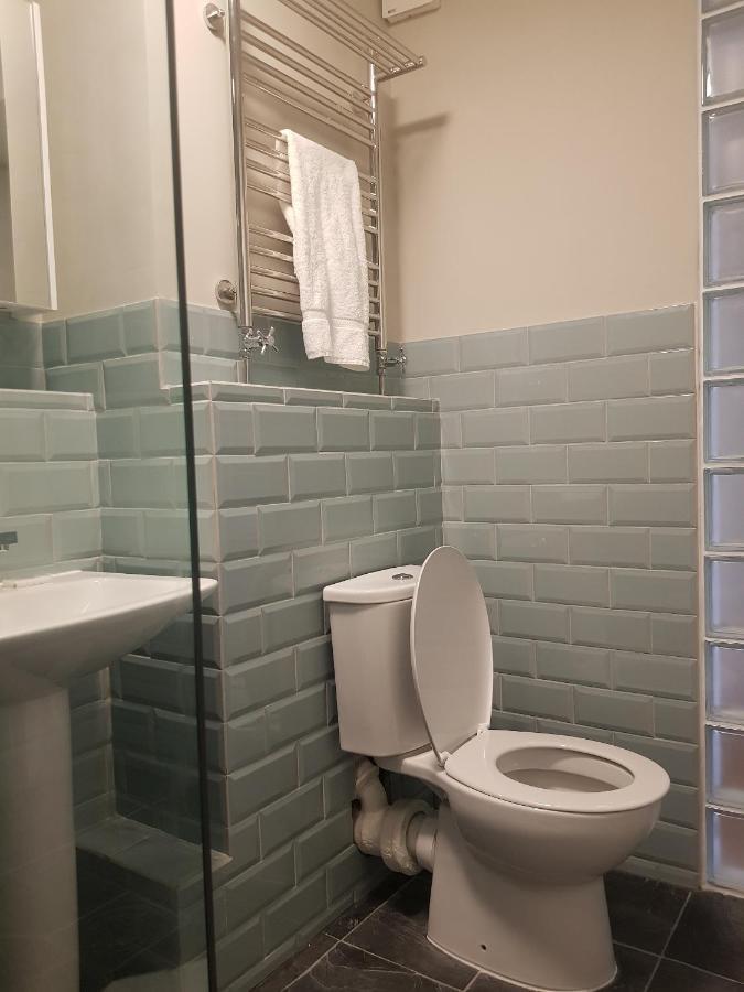 Beautiful 3-Bedroom Flat With Stunning Views 런던 외부 사진