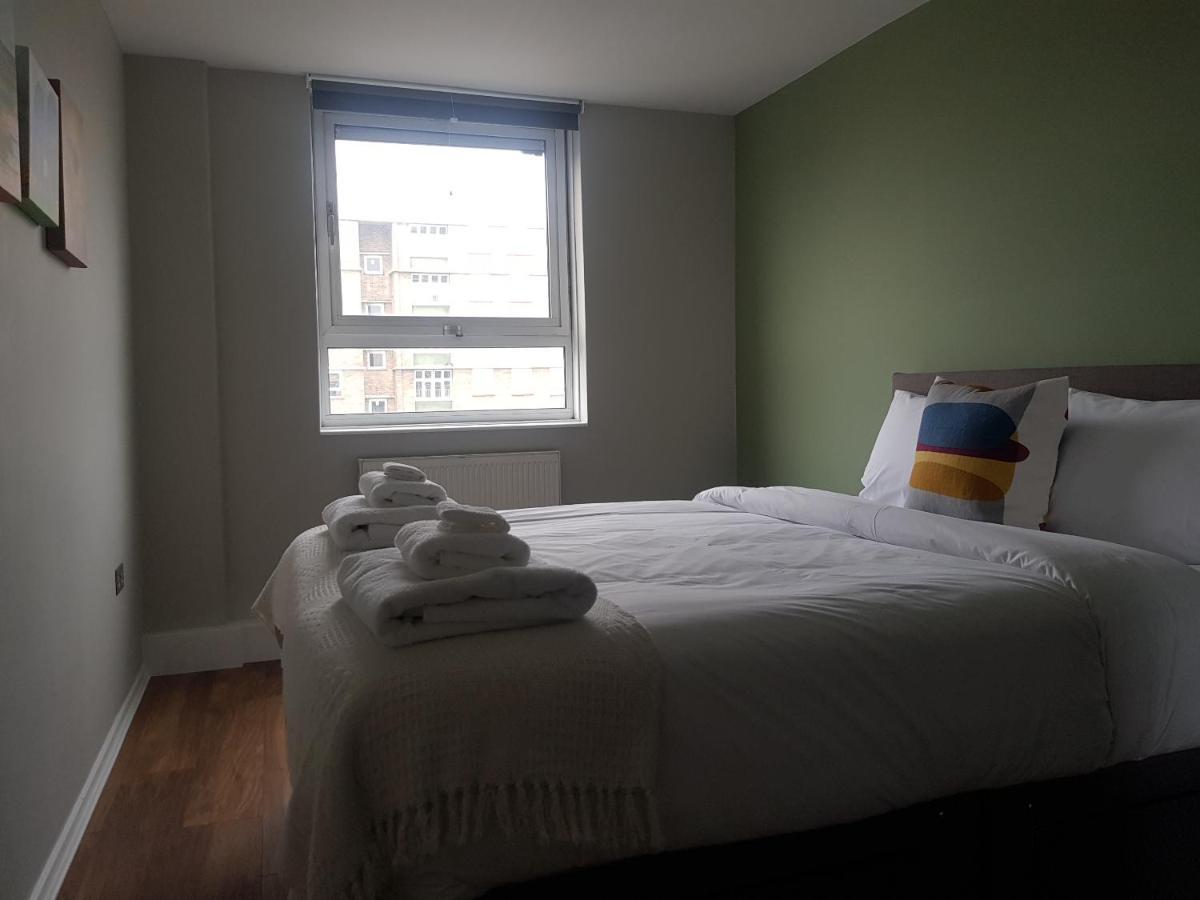 Beautiful 3-Bedroom Flat With Stunning Views 런던 외부 사진